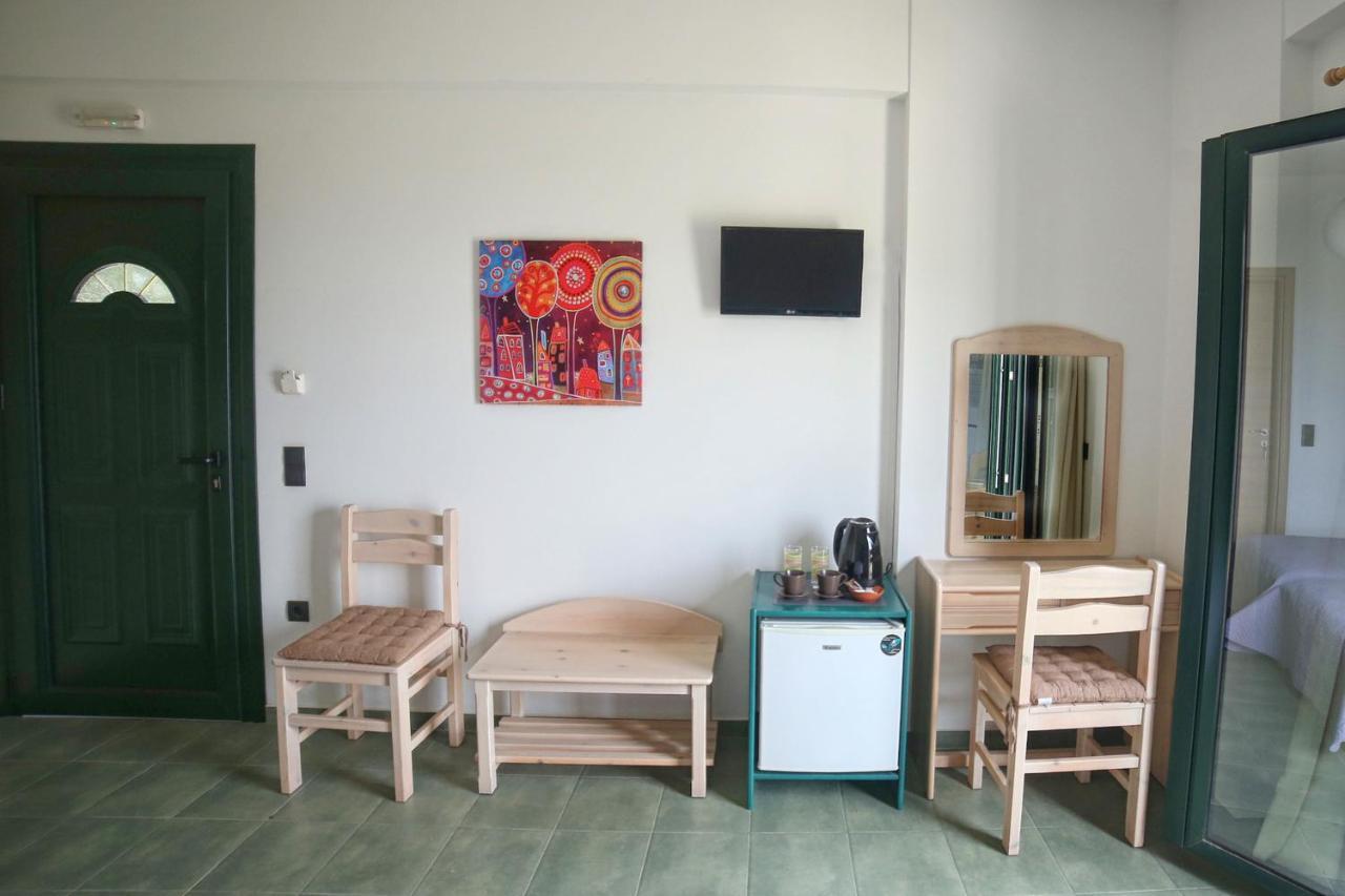 Eri Rooms To Let Raches  Екстериор снимка