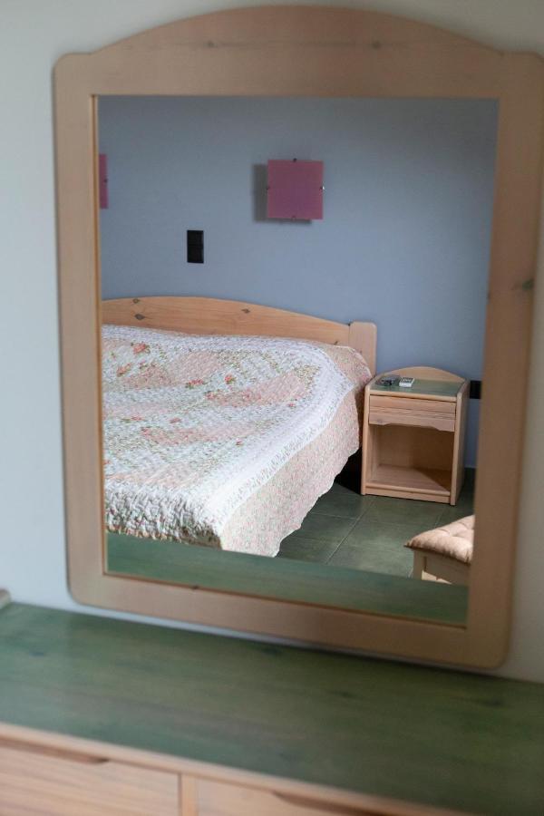 Eri Rooms To Let Raches  Екстериор снимка