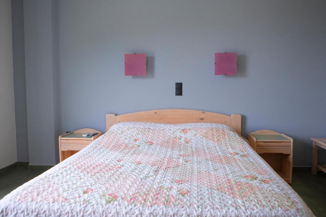 Eri Rooms To Let Raches  Екстериор снимка