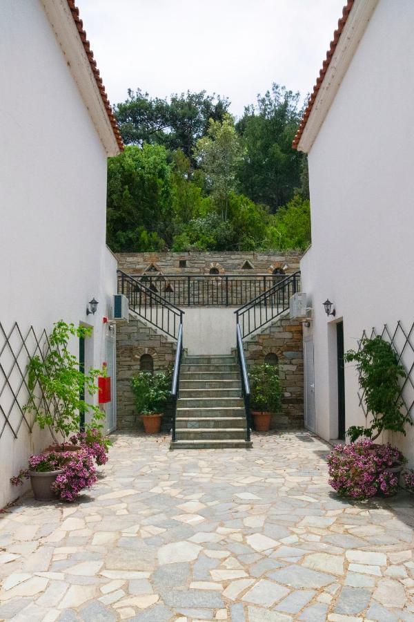 Eri Rooms To Let Raches  Екстериор снимка