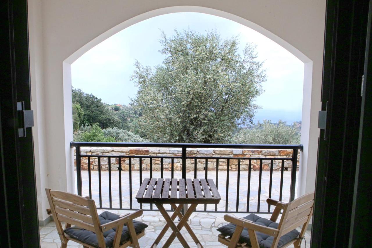 Eri Rooms To Let Raches  Екстериор снимка