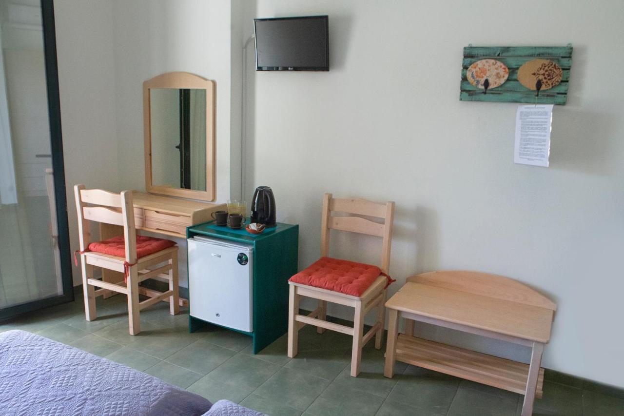 Eri Rooms To Let Raches  Екстериор снимка