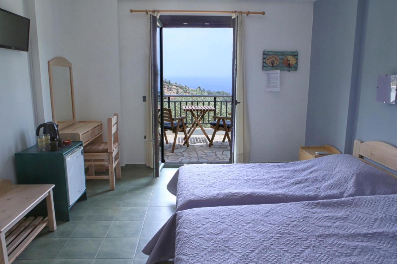 Eri Rooms To Let Raches  Екстериор снимка