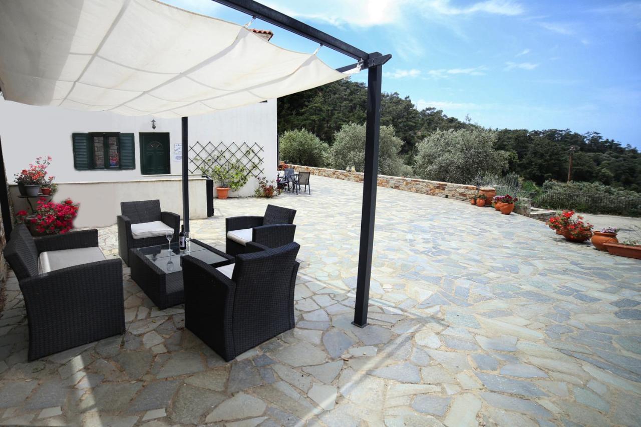 Eri Rooms To Let Raches  Екстериор снимка